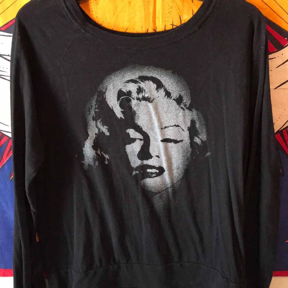 Long sleeve graphic tee